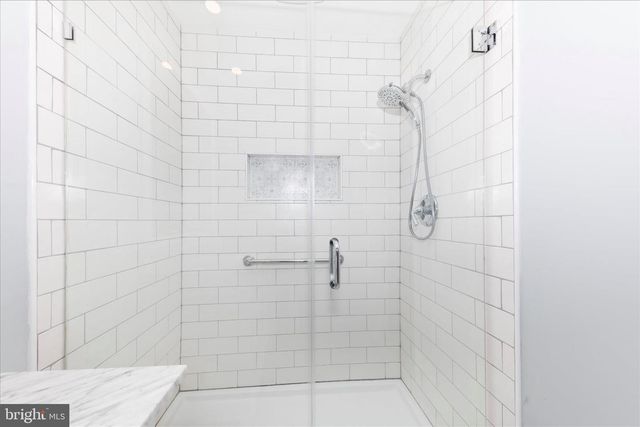 20516 HIGHLAND HALL DR, Gaithersburg, MD 20886