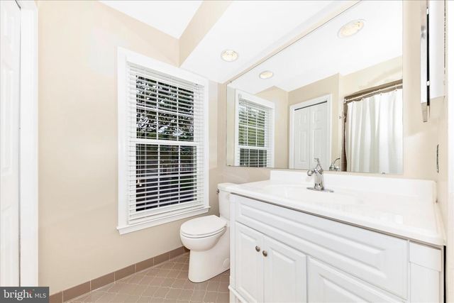 20516 HIGHLAND HALL DR, Gaithersburg, MD 20886