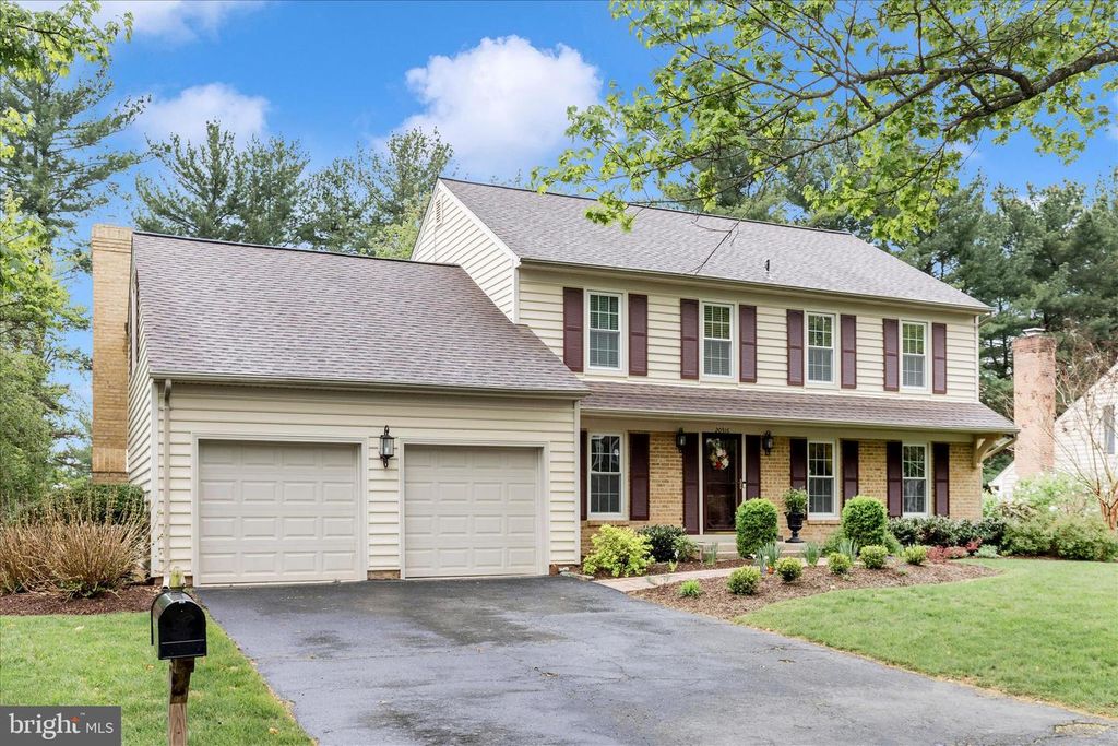 Image 1 of property listing at 20516 HIGHLAND HALL DR, Gaithersburg, MD 20886