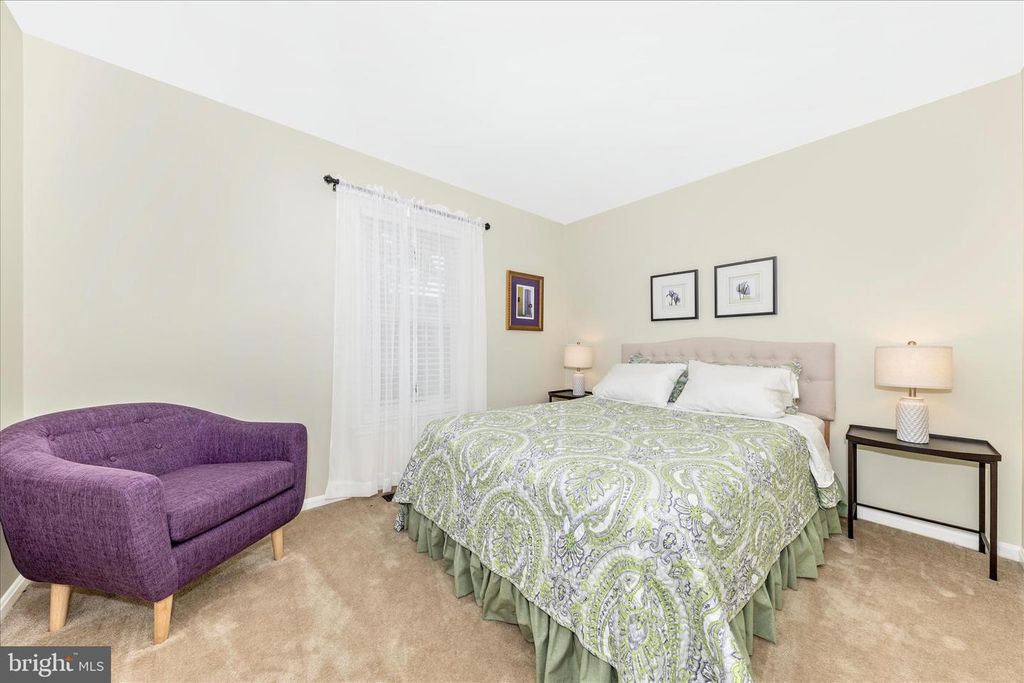 Image 29 of property listing at 20516 HIGHLAND HALL DR, Gaithersburg, MD 20886