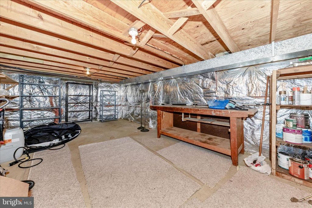 Image 41 of property listing at 20516 HIGHLAND HALL DR, Gaithersburg, MD 20886