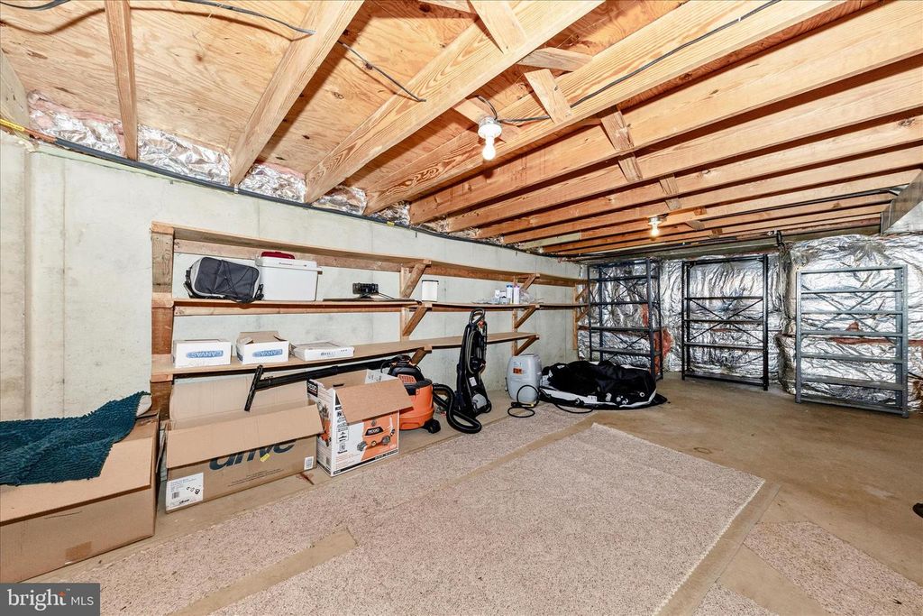 Image 42 of property listing at 20516 HIGHLAND HALL DR, Gaithersburg, MD 20886