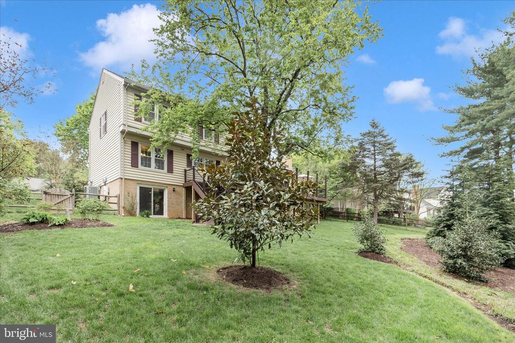 Image 48 of property listing at 20516 HIGHLAND HALL DR, Gaithersburg, MD 20886