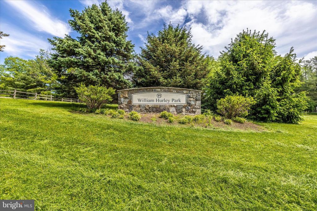 Image 57 of property listing at 20516 HIGHLAND HALL DR, Gaithersburg, MD 20886