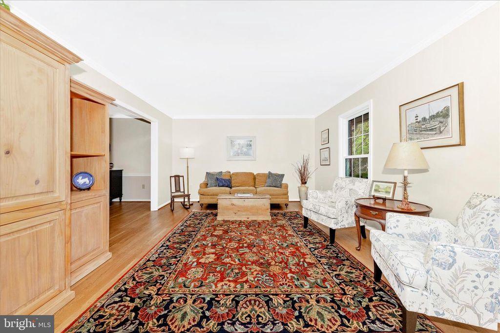 Image 6 of property listing at 20516 HIGHLAND HALL DR, Gaithersburg, MD 20886