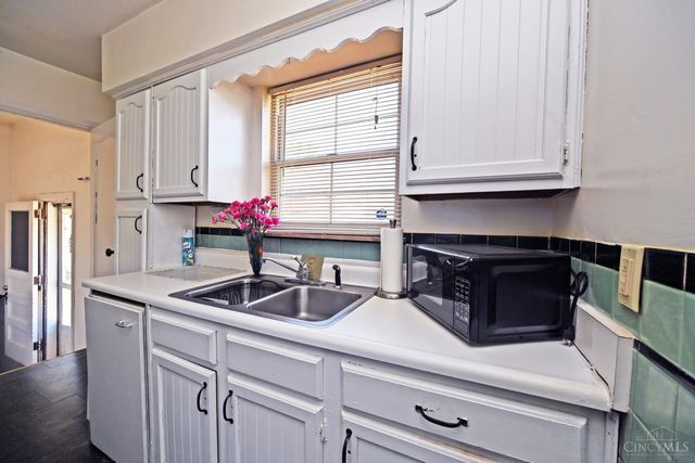 4027 Smith Road, Cheviot, OH 45211