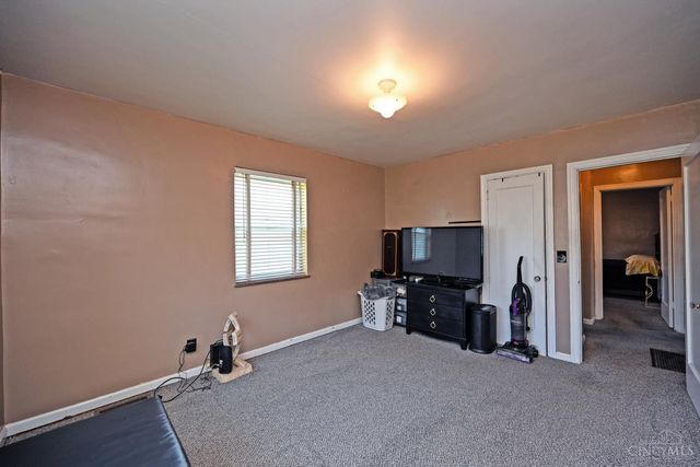 4027 Smith Road, Cheviot, OH 45211