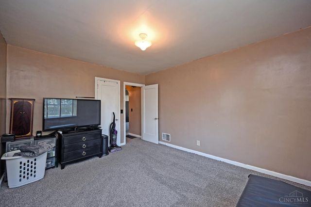 4027 Smith Road, Cheviot, OH 45211