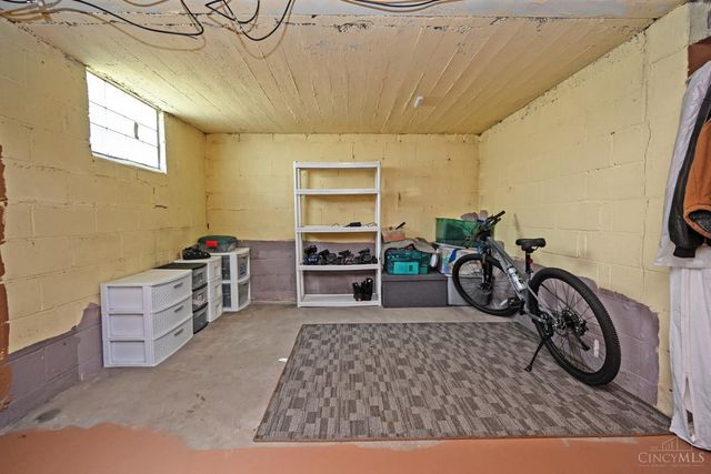 4027 Smith Road, Cheviot, OH 45211