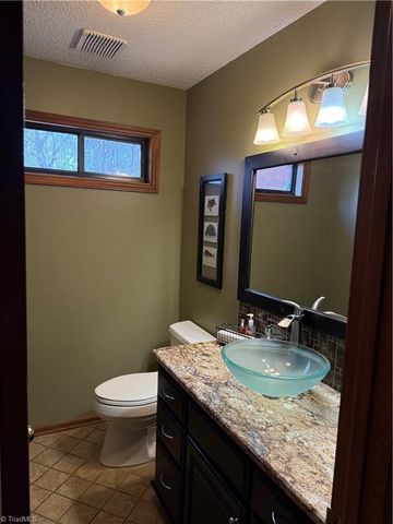 2173 Hawthorne Lane, Wilkesboro, NC 28697