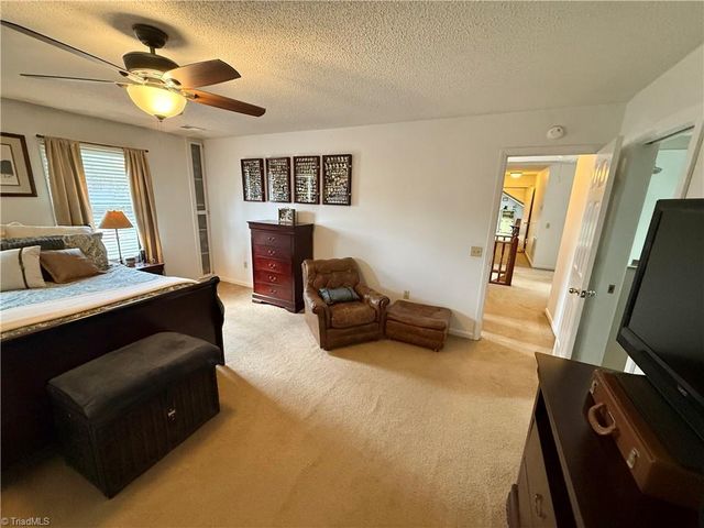 2173 Hawthorne Lane, Wilkesboro, NC 28697