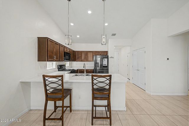 3414 W T RYAN Lane, Phoenix, AZ 85041