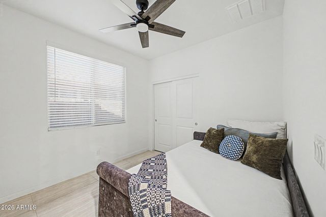 3414 W T RYAN Lane, Phoenix, AZ 85041