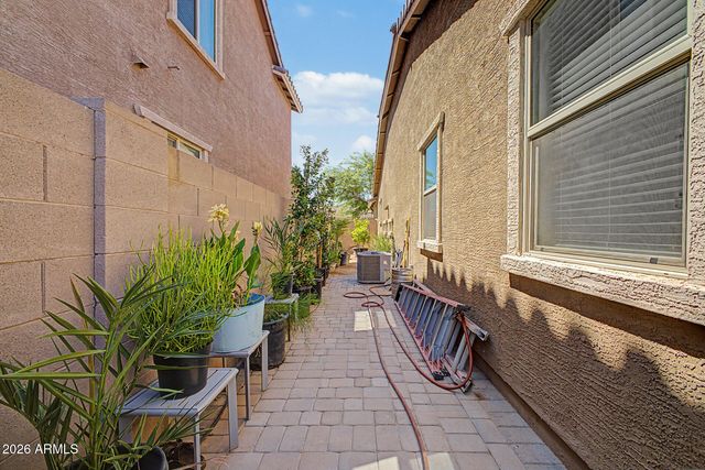 3414 W T RYAN Lane, Phoenix, AZ 85041