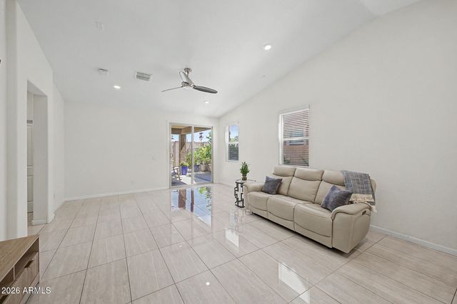 3414 W T RYAN Lane, Phoenix, AZ 85041