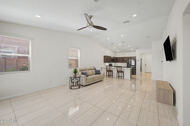 3414 W T RYAN Lane, Phoenix, AZ 85041