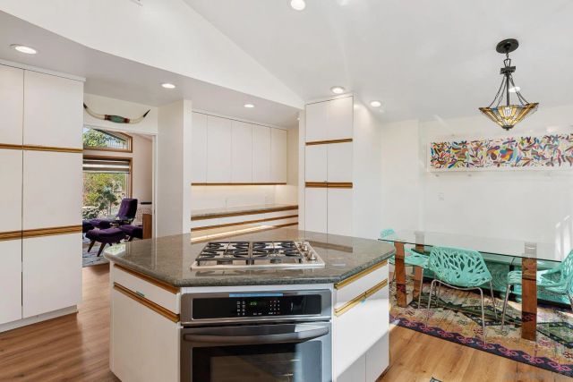 302 Horizon Hills Dr, El Cajon, CA 92020