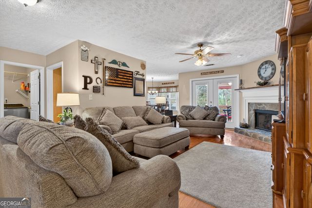 620 N Oakland Circle, Mcdonough, GA 30253