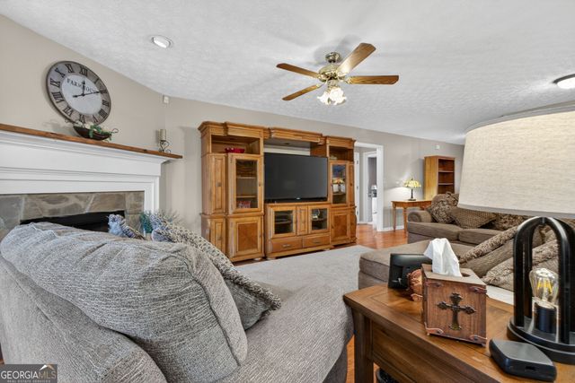 620 N Oakland Circle, Mcdonough, GA 30253