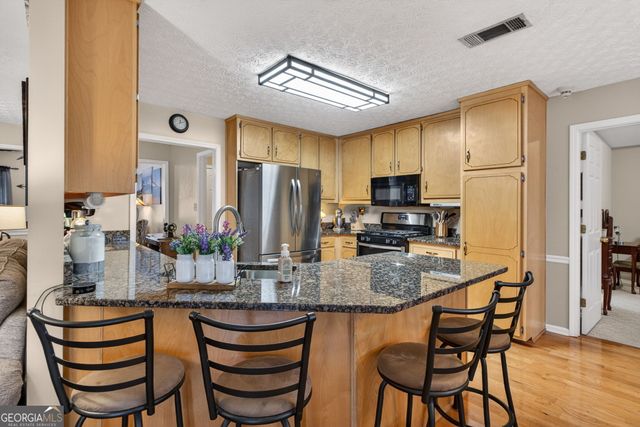 620 N Oakland Circle, Mcdonough, GA 30253