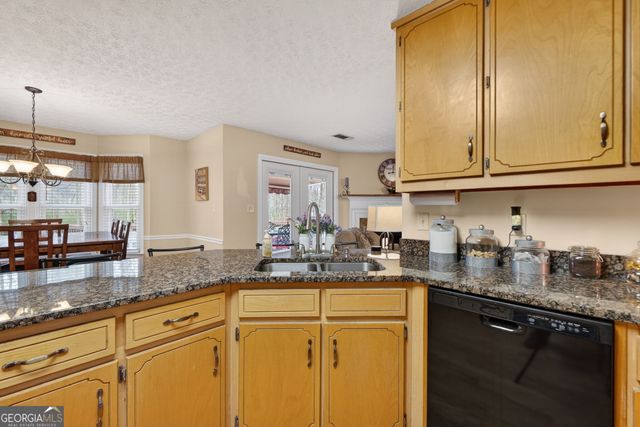 620 N Oakland Circle, Mcdonough, GA 30253