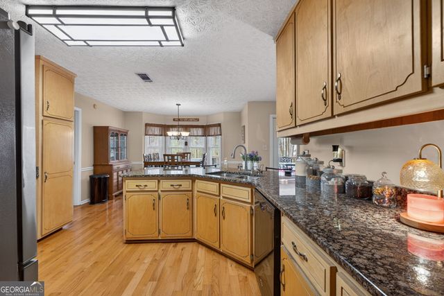 620 N Oakland Circle, Mcdonough, GA 30253