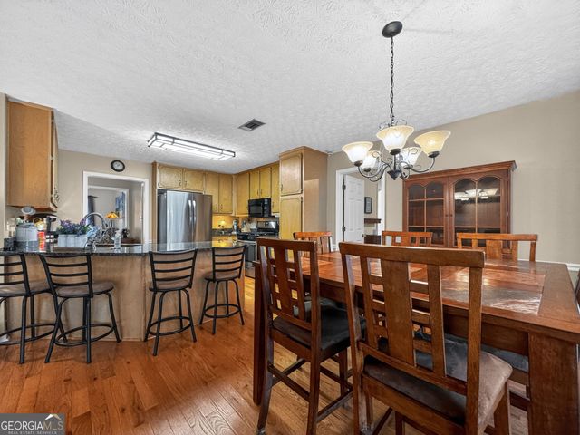 620 N Oakland Circle, Mcdonough, GA 30253