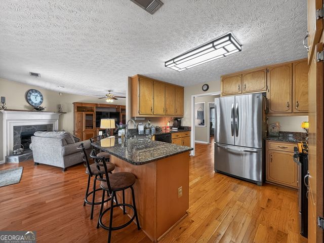 620 N Oakland Circle, Mcdonough, GA 30253