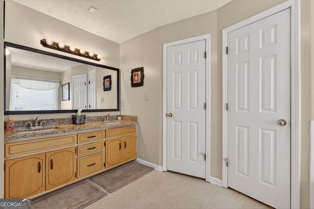 620 N Oakland Circle, Mcdonough, GA 30253