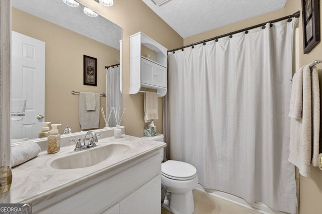 620 N Oakland Circle, Mcdonough, GA 30253