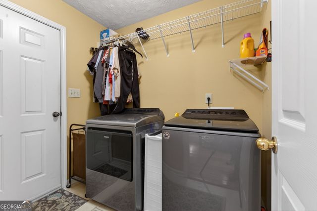 620 N Oakland Circle, Mcdonough, GA 30253