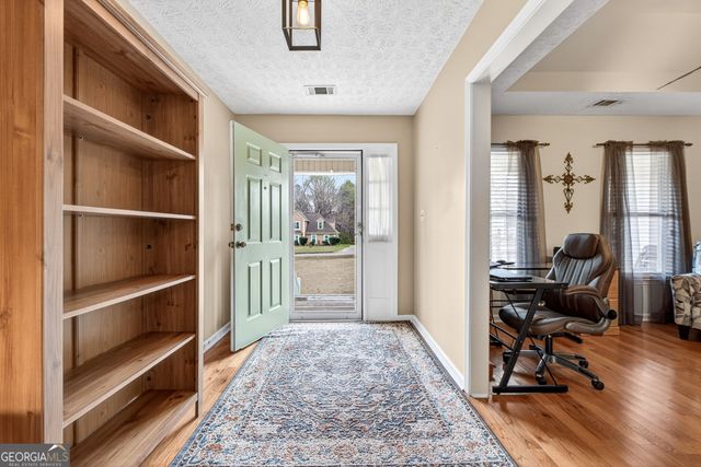 620 N Oakland Circle, Mcdonough, GA 30253