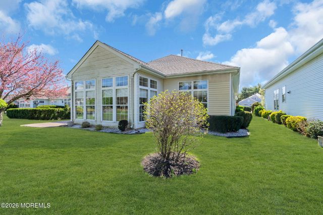 35 Quicksilver Court, Lakewood, NJ 08701