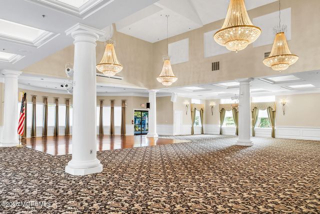 35 Quicksilver Court, Lakewood, NJ 08701