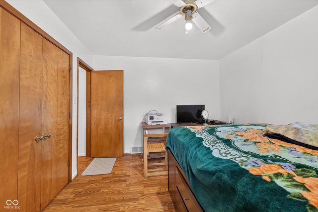 289 W County Line, Greenwood, IN 46142