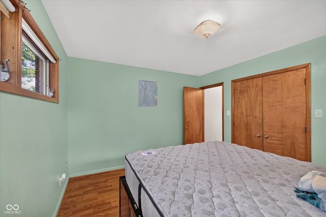 289 W County Line, Greenwood, IN 46142