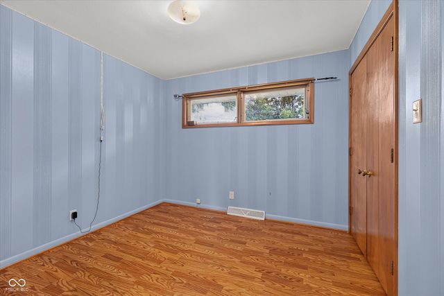 289 W County Line, Greenwood, IN 46142