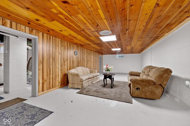 289 W County Line, Greenwood, IN 46142