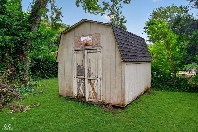289 W County Line, Greenwood, IN 46142