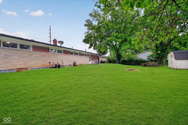 289 W County Line, Greenwood, IN 46142