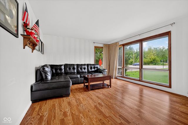 289 W County Line, Greenwood, IN 46142