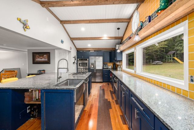 244 Mendon St, Blackstone, MA 01504