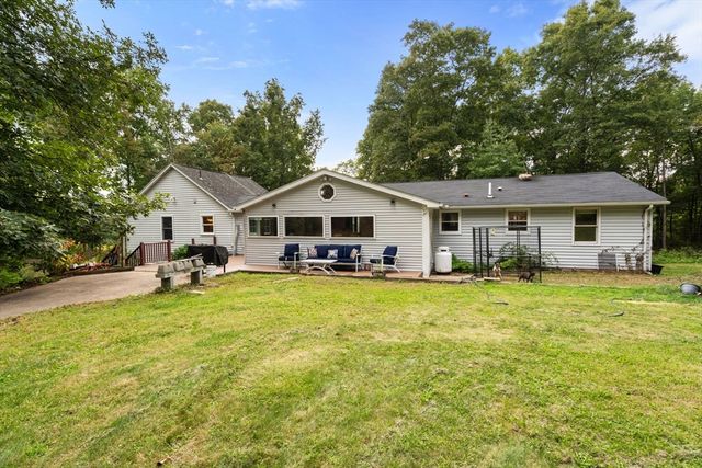 244 Mendon St, Blackstone, MA 01504