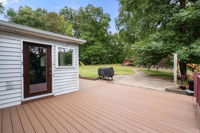 244 Mendon St, Blackstone, MA 01504