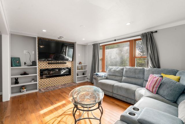 244 Mendon St, Blackstone, MA 01504