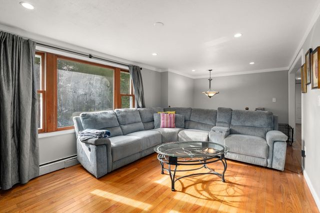 244 Mendon St, Blackstone, MA 01504