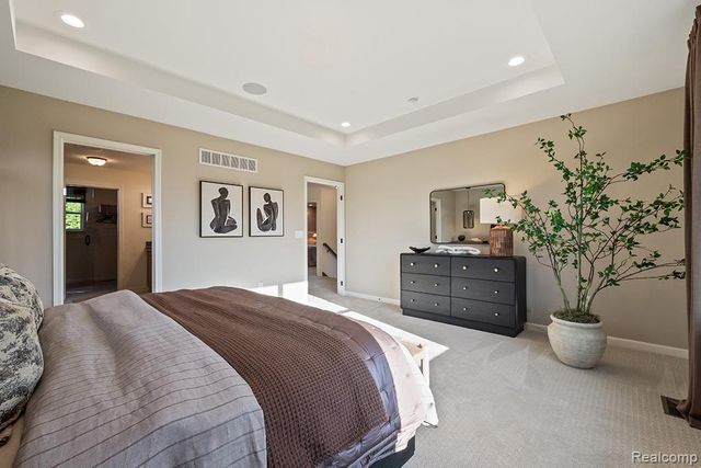 2792 Enclave Drive, Oakland Charter Township, MI 48363