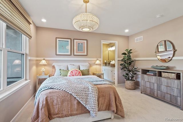 2792 Enclave Drive, Oakland Charter Township, MI 48363