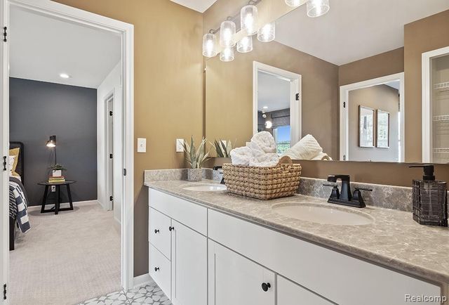 2792 Enclave Drive, Oakland Charter Township, MI 48363