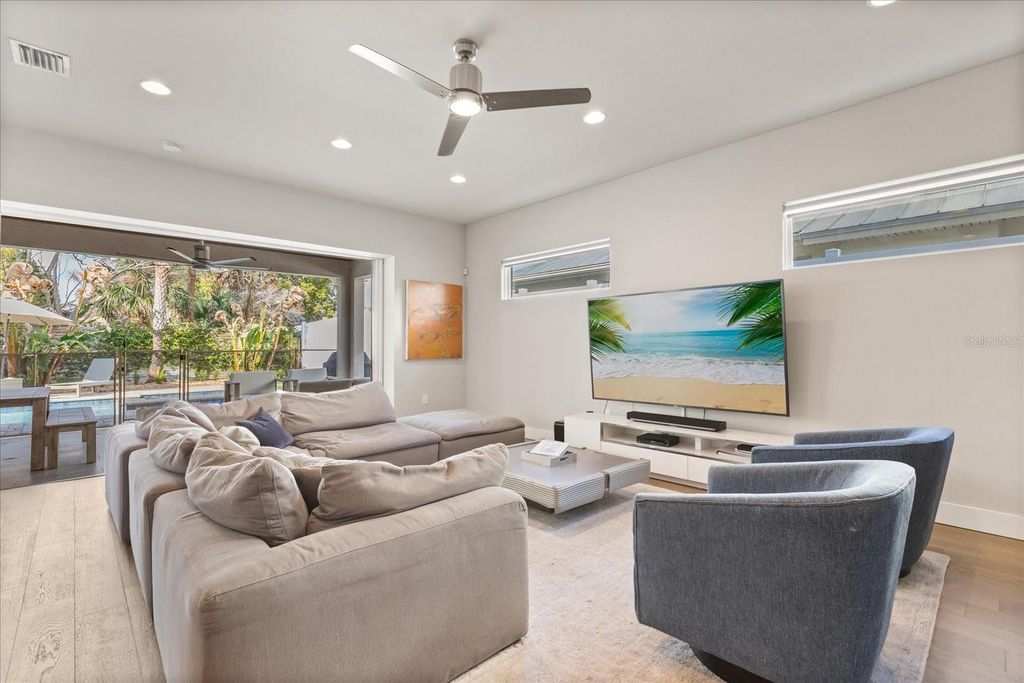 Image 12 of property listing at 1649 HARMON AVENUE, Winter Park, FL 32789